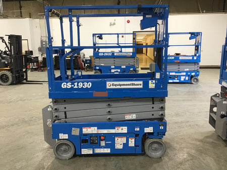 2020 Genie GS-1930 Solid Non Marking Tires, Beacon, Folding rails with half height swing gate, 800W Inverter