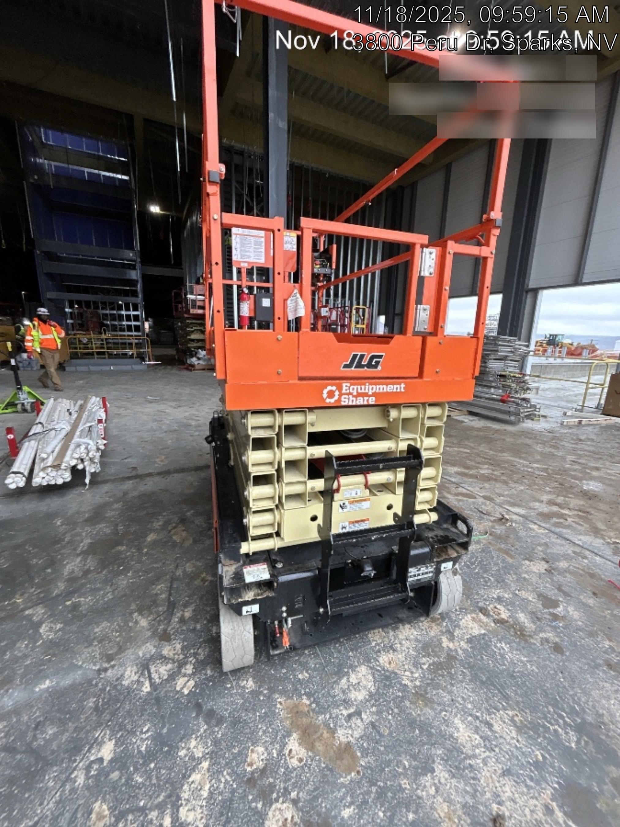 2025 JLG ES3246