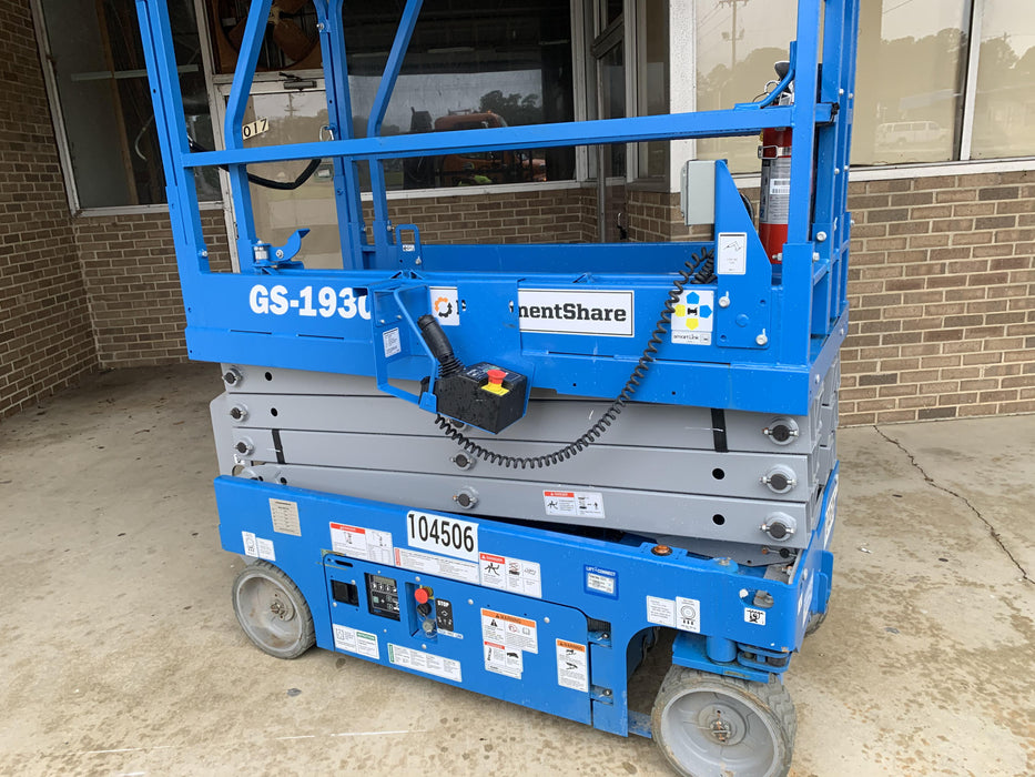 2020 Genie GS-1930 Fixed rails with chain entry gate - Pre A92.20