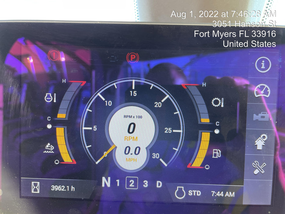 2018 Case 621G CLOSED CAB, JRB 416 STYLE HYD COUPLER