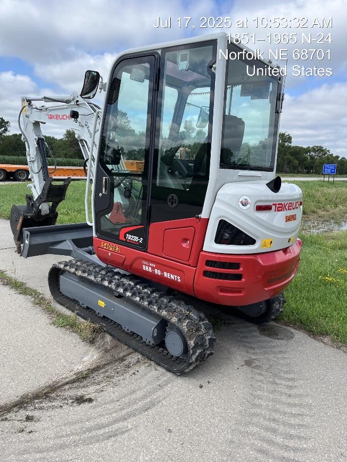 2025 TAKEUCHI TB235-2CR
