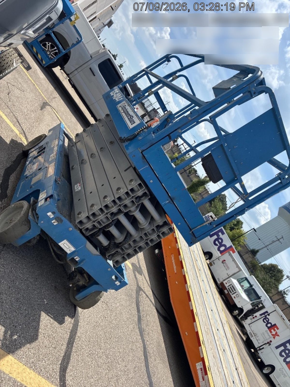 2019 Genie GS-4047 Folding rails with half height swing gate