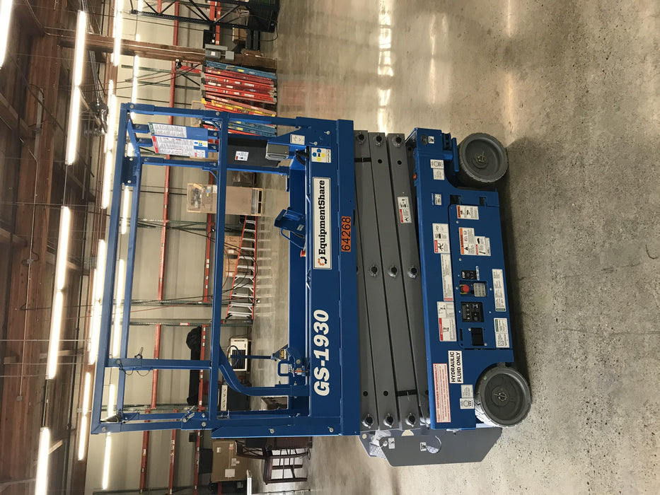 2020 Genie GS-1930 Solid Non Marking Tires, Beacon, Folding rails with half height swing gate, 800W Inverter