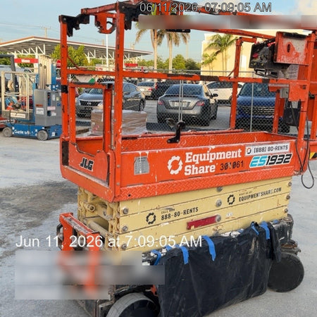 2021 JLG ES1932
