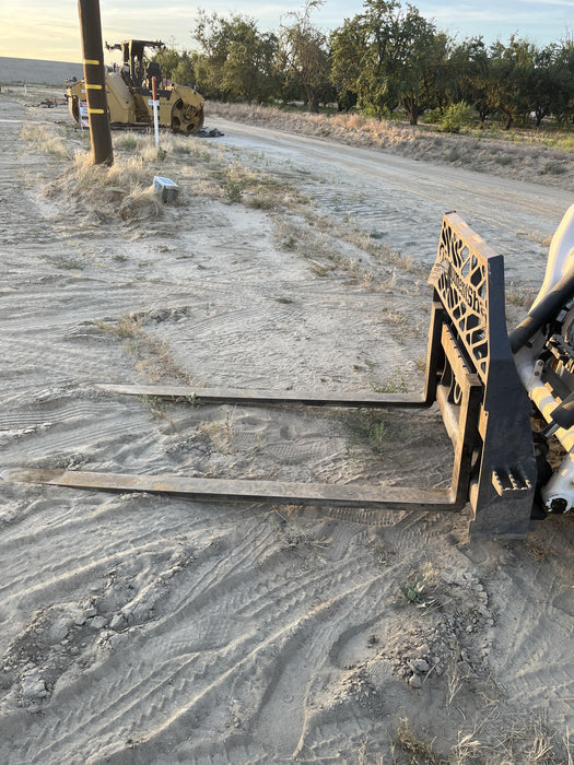 2021 PALADIN 48" Pallet Forks - Paladin