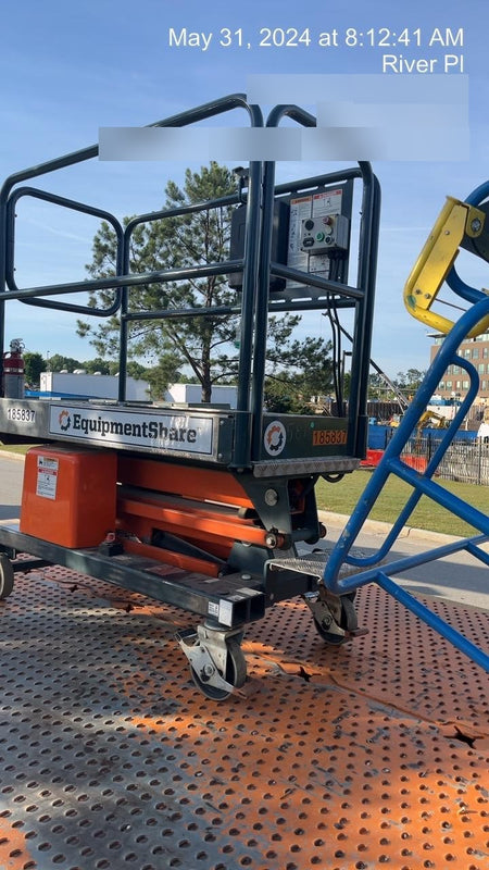 2021 JLG 1030P