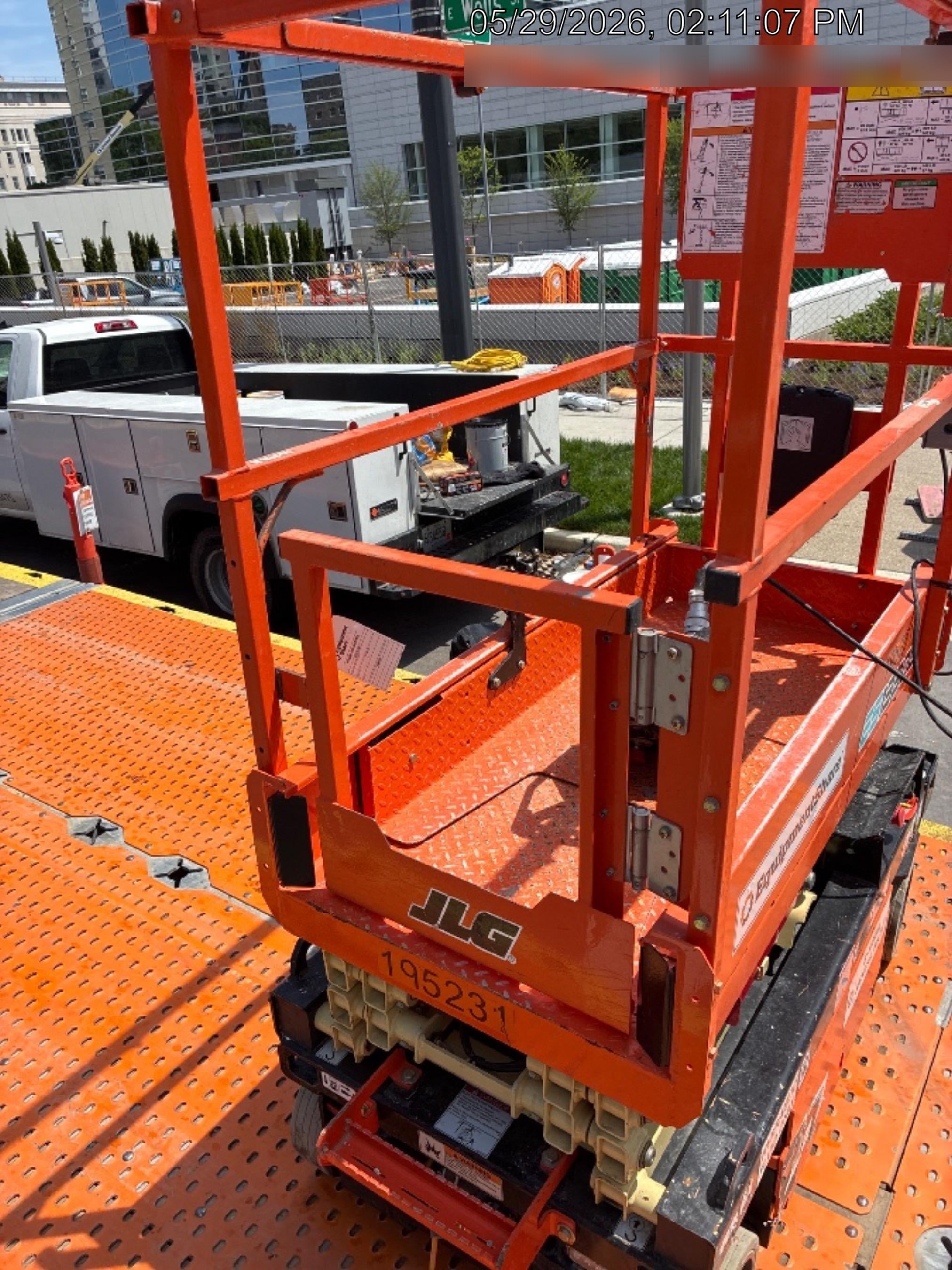 2021 JLG ES1330L