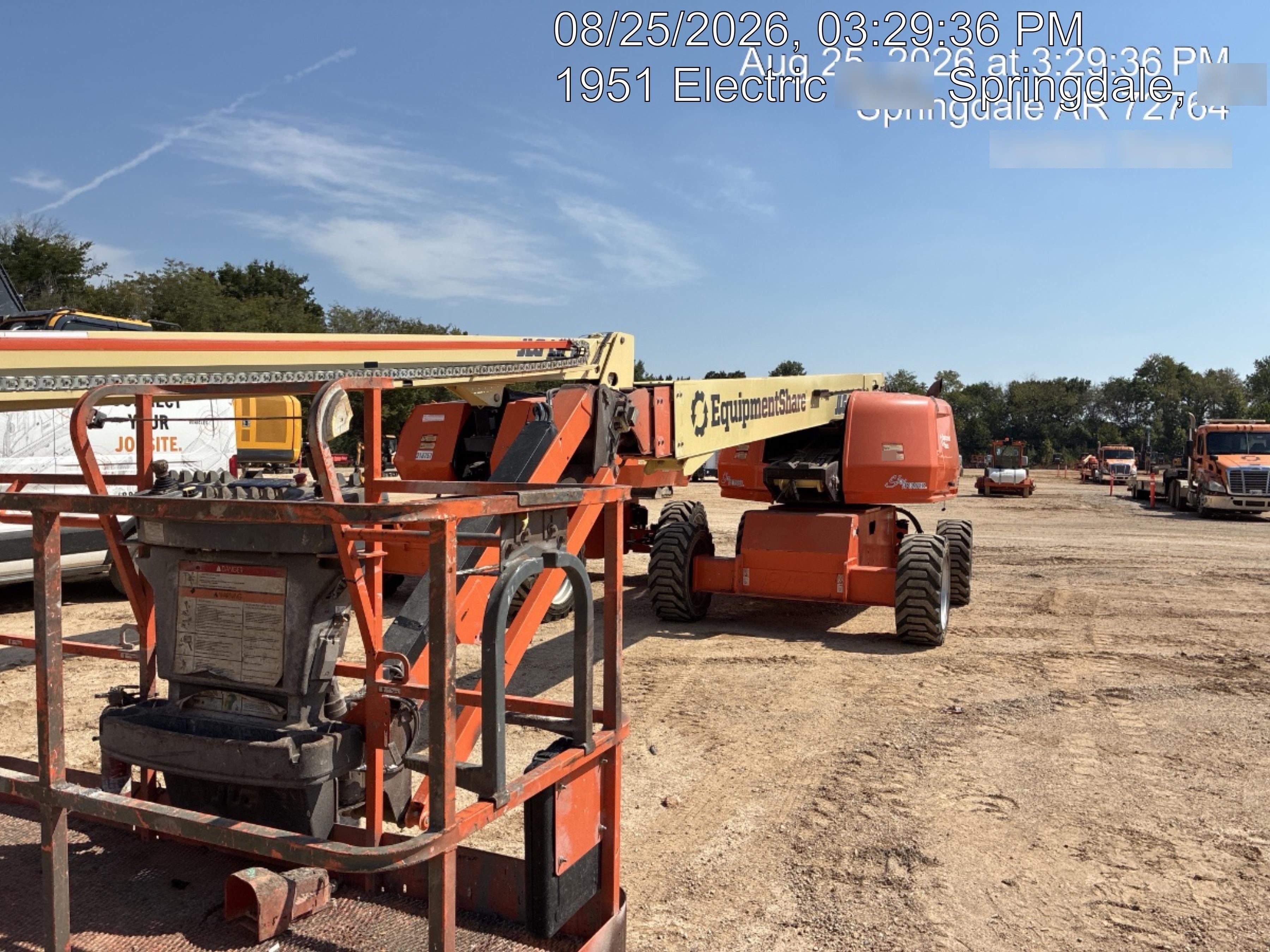 2023 JLG 660SJ