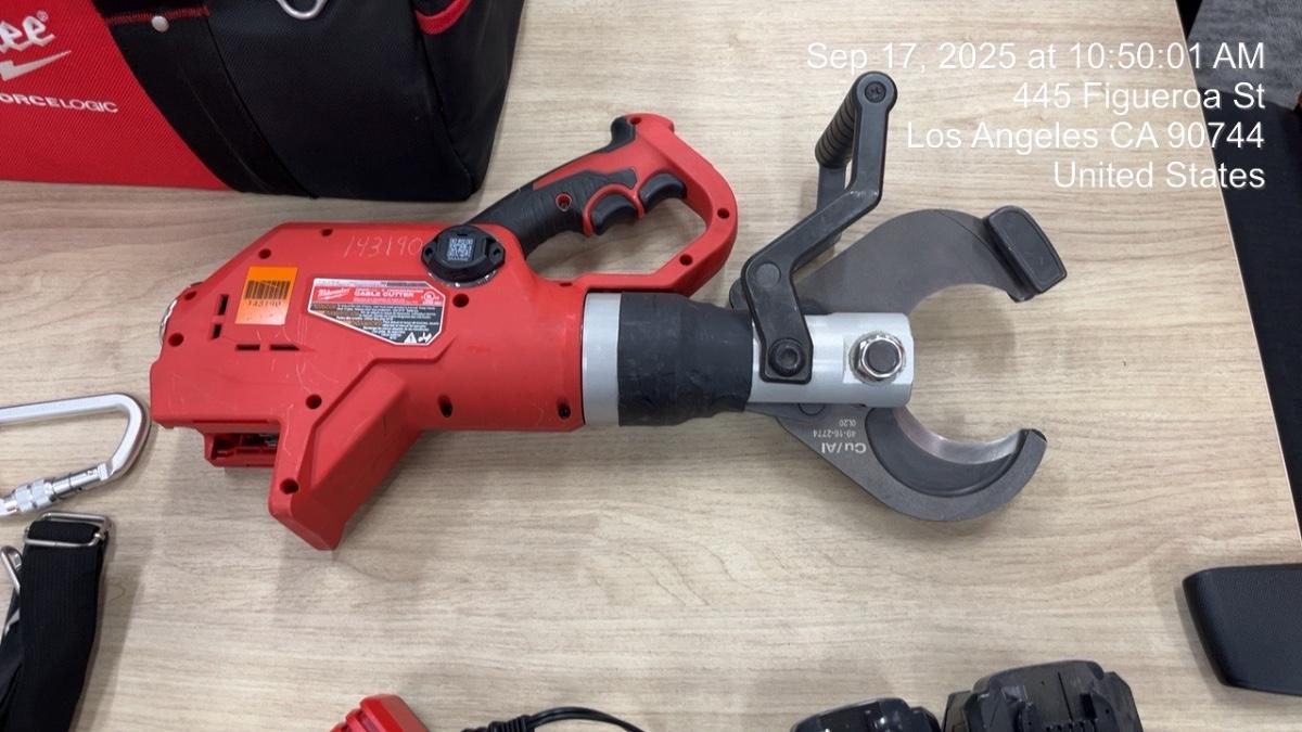 2021 MILWAUKEE 2776-21