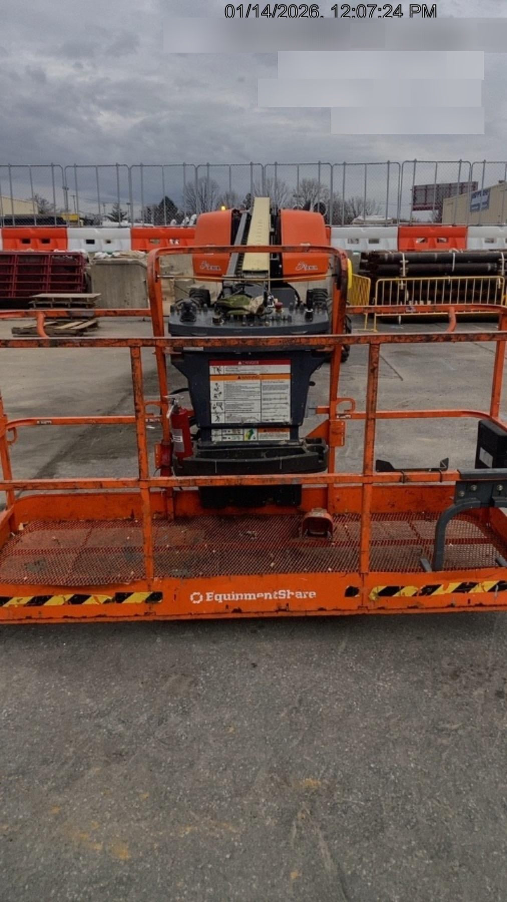 2023 JLG 660SJ