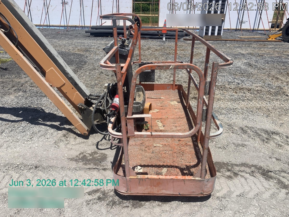 2022 JLG 660SJ