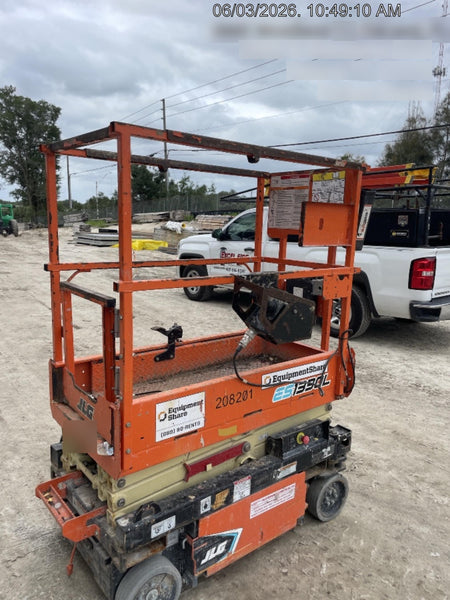 2022 JLG ES1330L