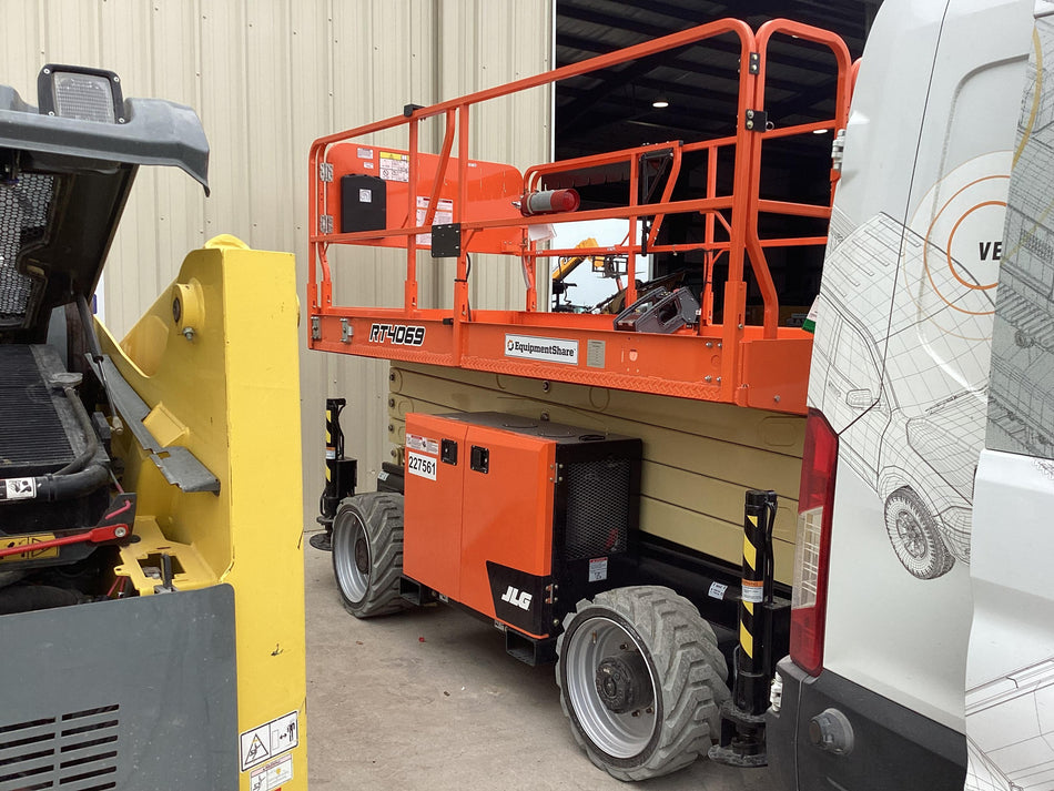 2022 JLG RT4069