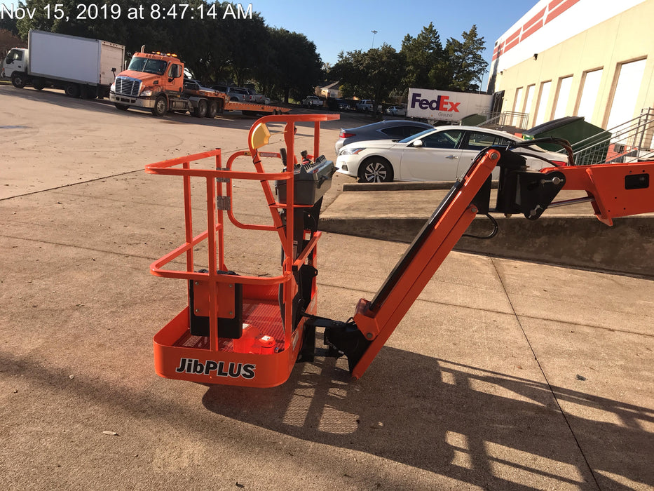 2019 JLG E300AJP