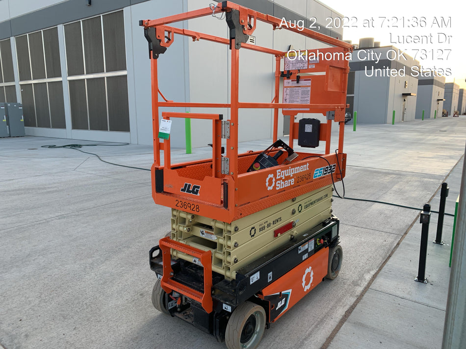 2022 JLG ES1932