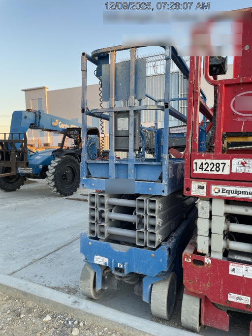 2019 Genie GS-2632 Folding rails with half height swing gate