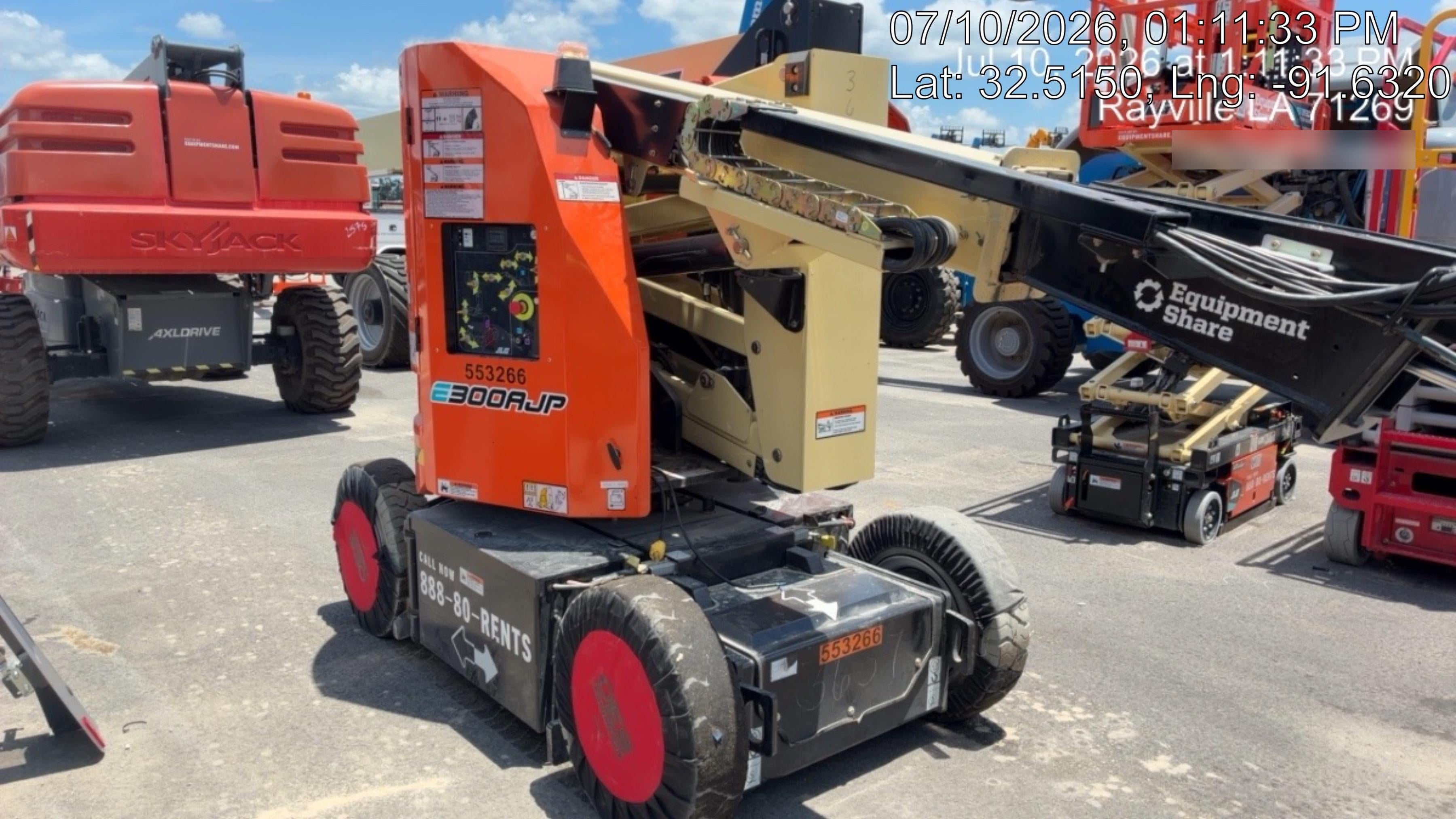 2025 JLG E300AJP