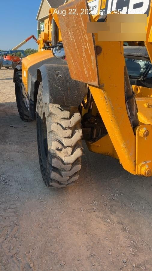 2020 JCB 510-56 Cab/Heat/Air, 74 HP, Solid Tires, STD Worklight, Beacon, Aux Hydraulics, Lifting Eye, Back up Alarm w/66" Carriage/60" Forks