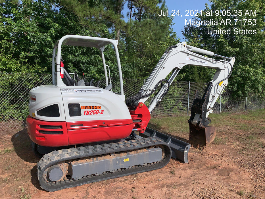 2021 TAKEUCHI TB250-2