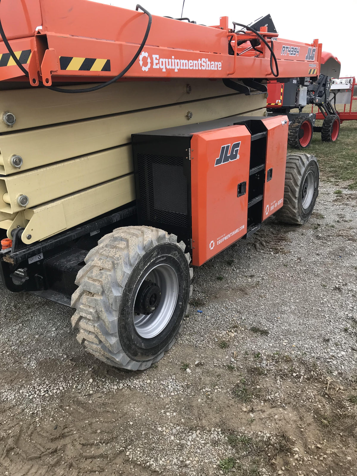 2023 JLG RT4394
