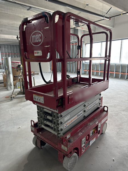 2019 MEC 1330SE MEC 1330SE w/ES Track Hardware, Full Extended 2 Year Warranty
