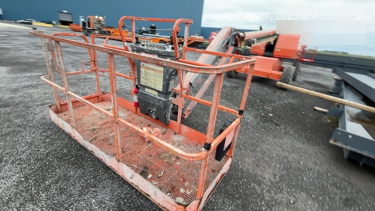 2019 JLG 460SJ