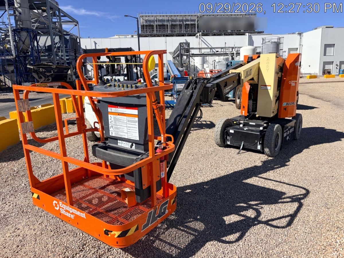 2025 JLG E300AJP