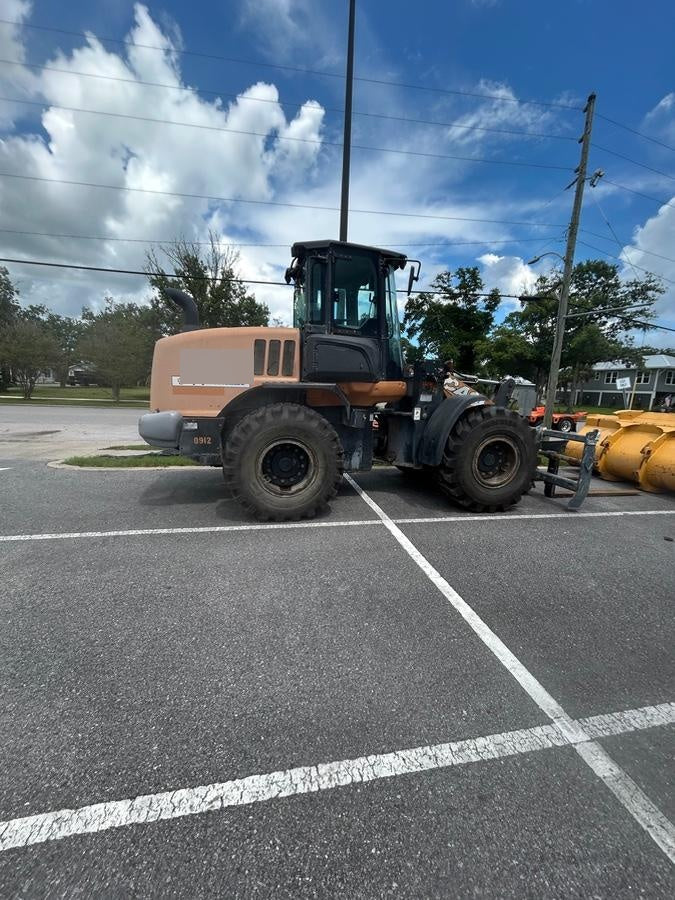 2018 Case 521G CLOSED CAB, JRB 416 STYLE HYD COUPLER