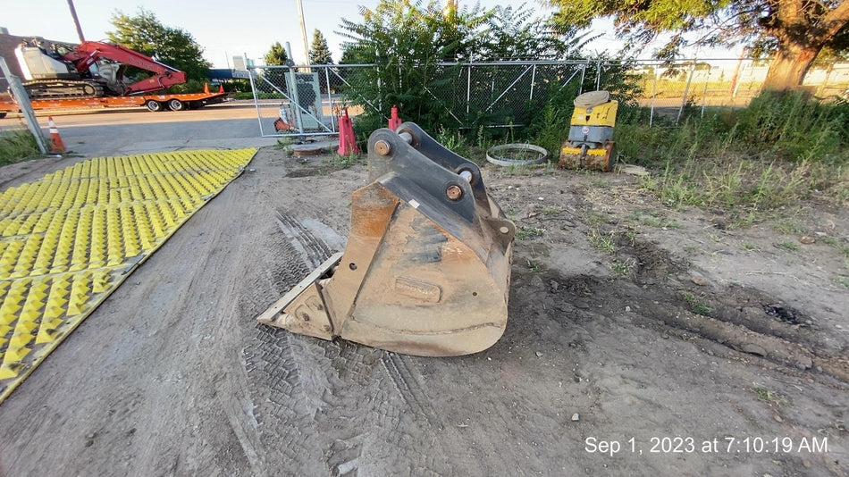 2021 DOOSAN 42" Bucket Doosan