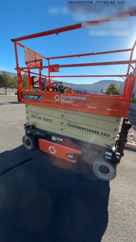 2025 JLG ES3246