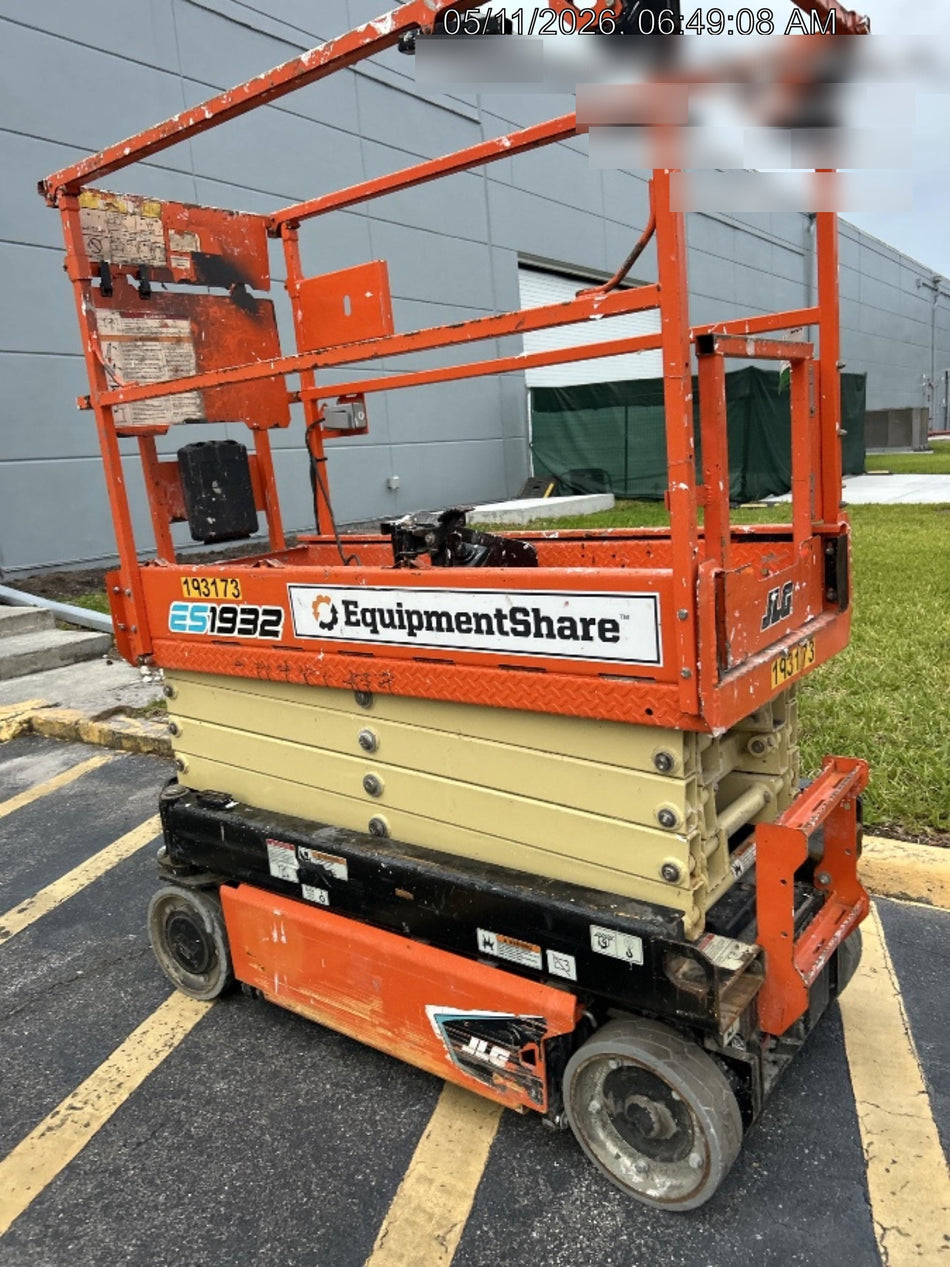 2021 JLG ES1932