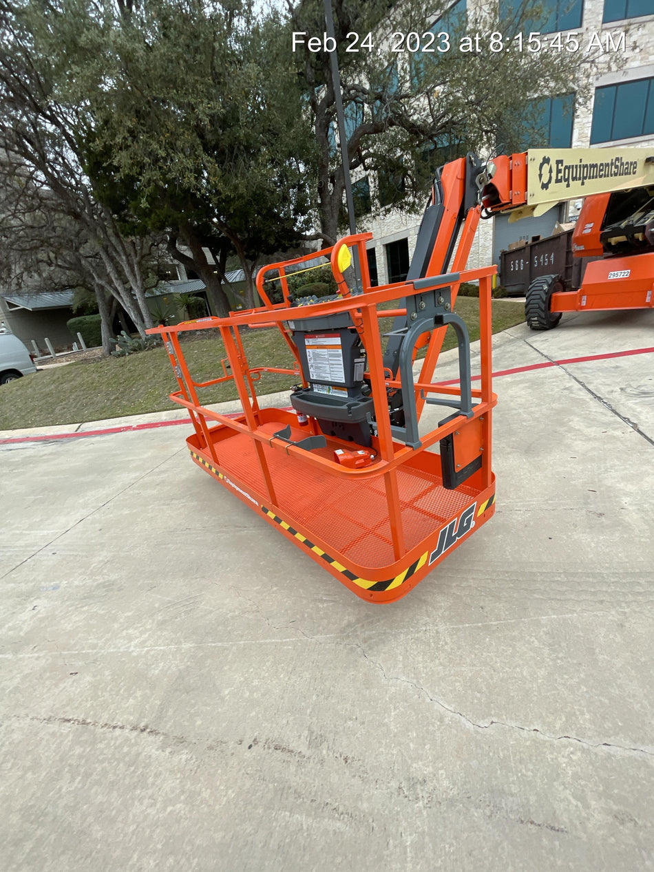 2023 JLG 660SJ
