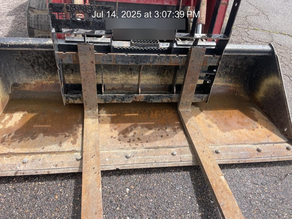 2022 TAKEUCHI 48" Pallet Forks - Takeuchi