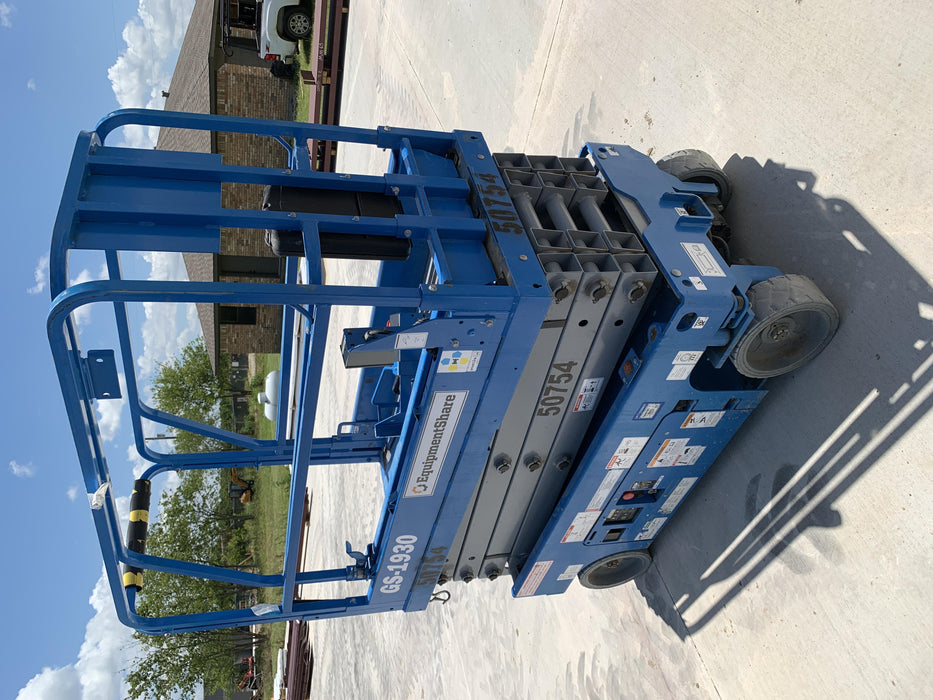 2019 Genie GS-1930 Fixed Rails with Chain Entry