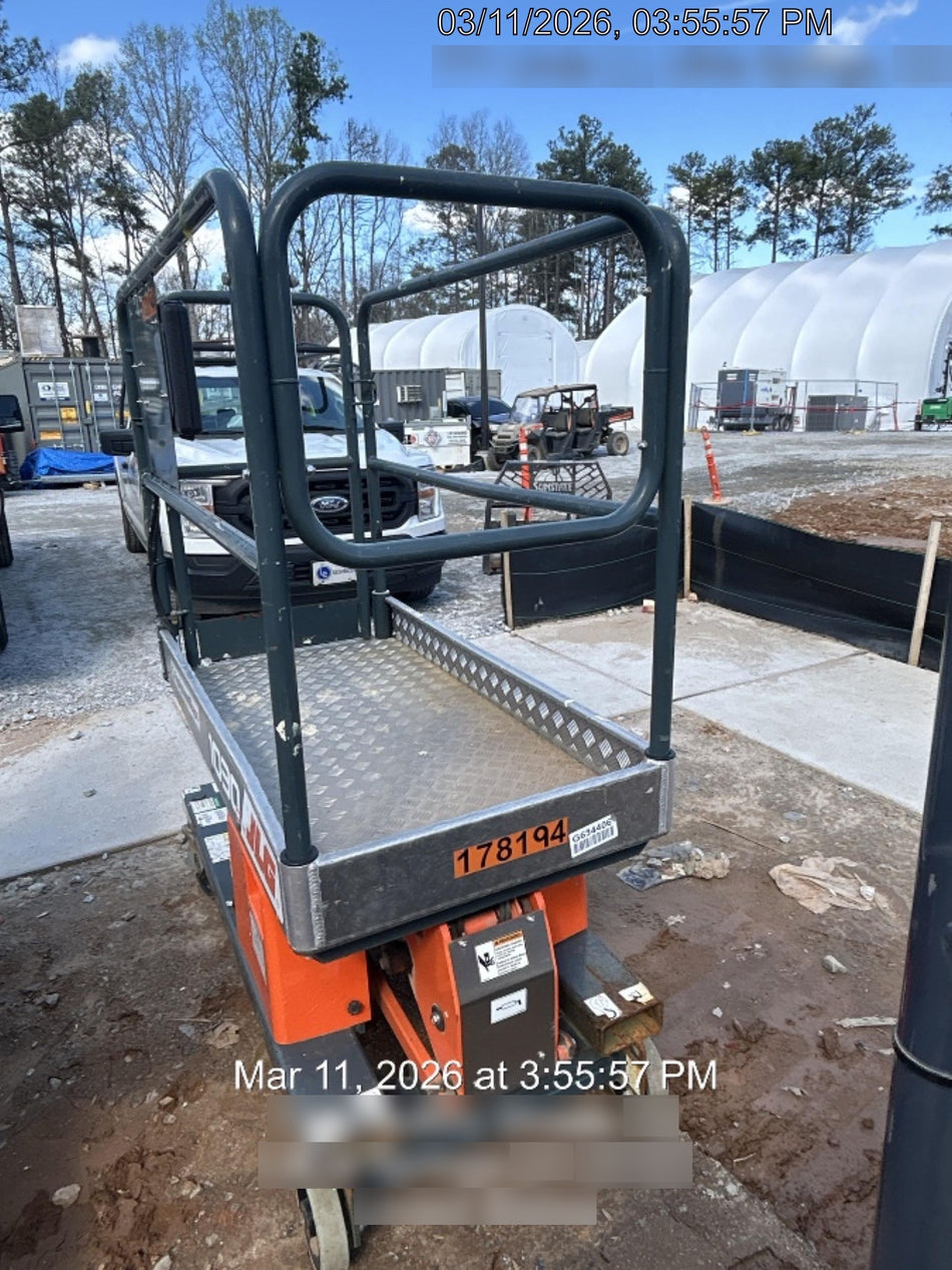 2021 JLG 1030P