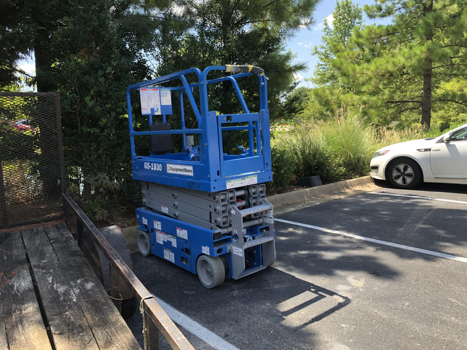 2020 Genie GS-1930 Solid Non Marking Tires, Beacon, Folding rails with half height swing gate