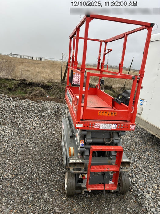 2020 Skyjack SJIII-3219 Solid NM Tires, Half height spring hinged entry gate, Dual Beacons, 800W Inverter