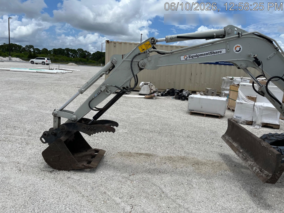 2022 TAKEUCHI TB235-2R