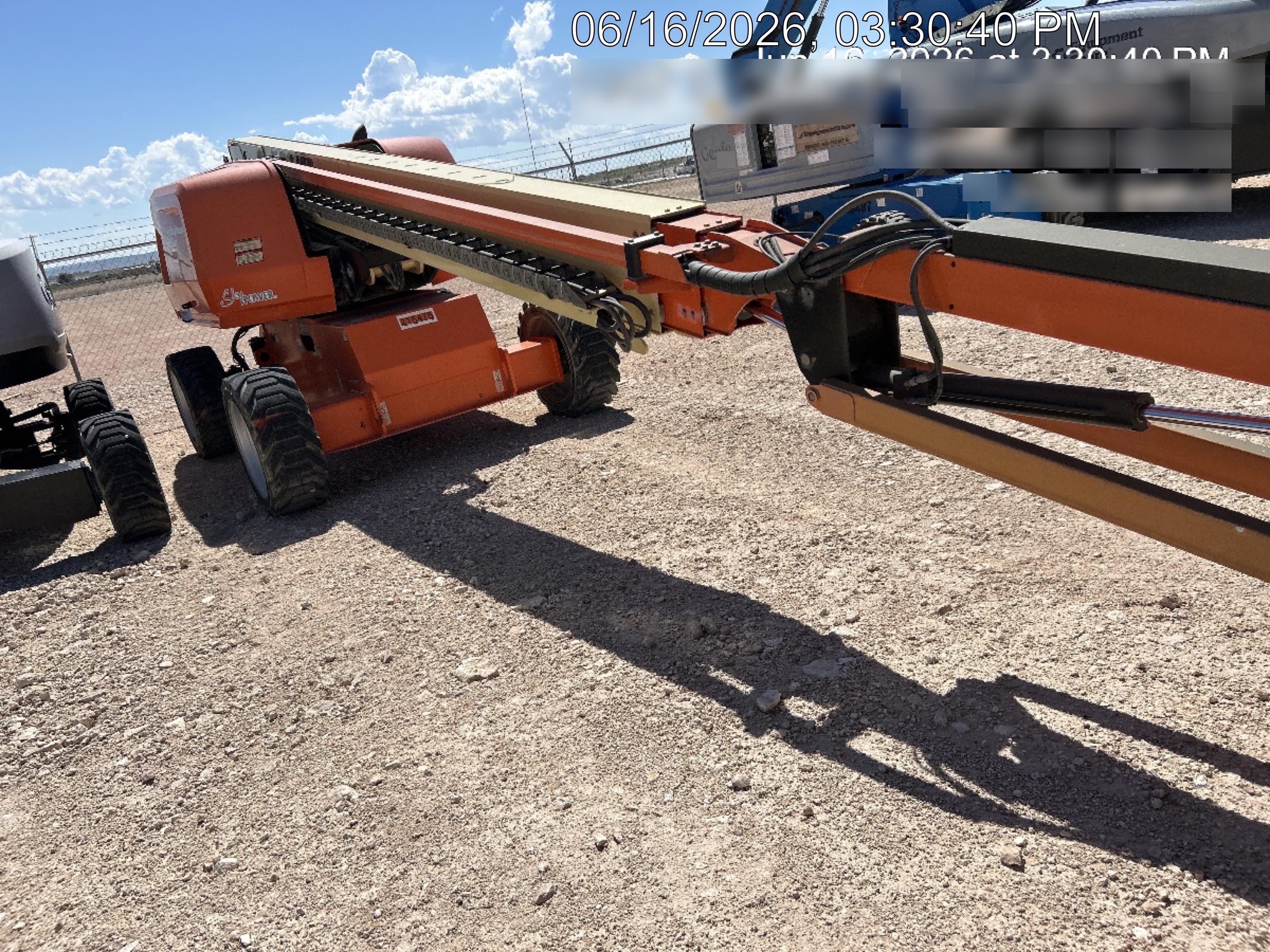 2022 JLG 660SJ