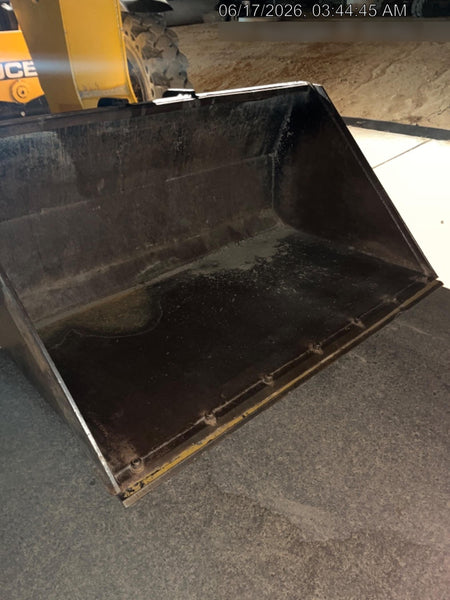 2025 JLG 1001100823
