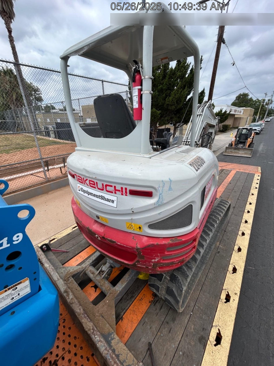 2022 TAKEUCHI TB235-2R