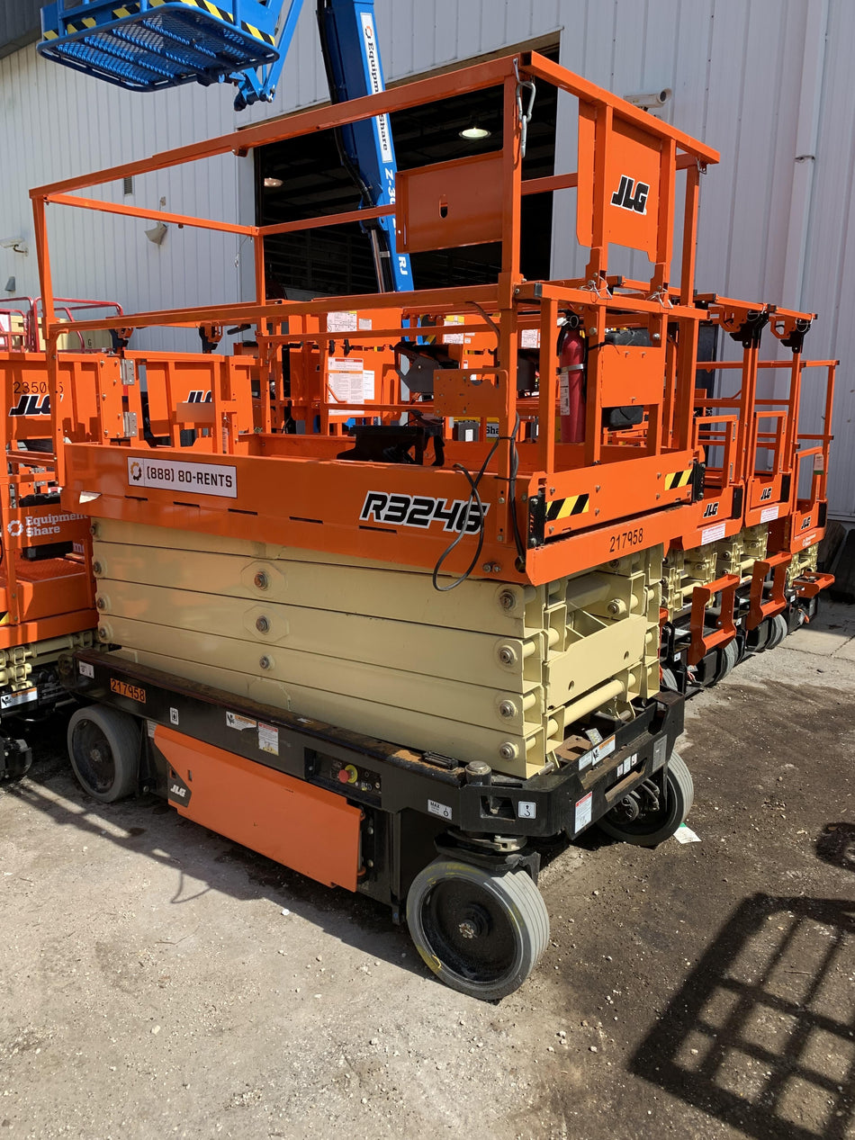 2022 JLG R3246