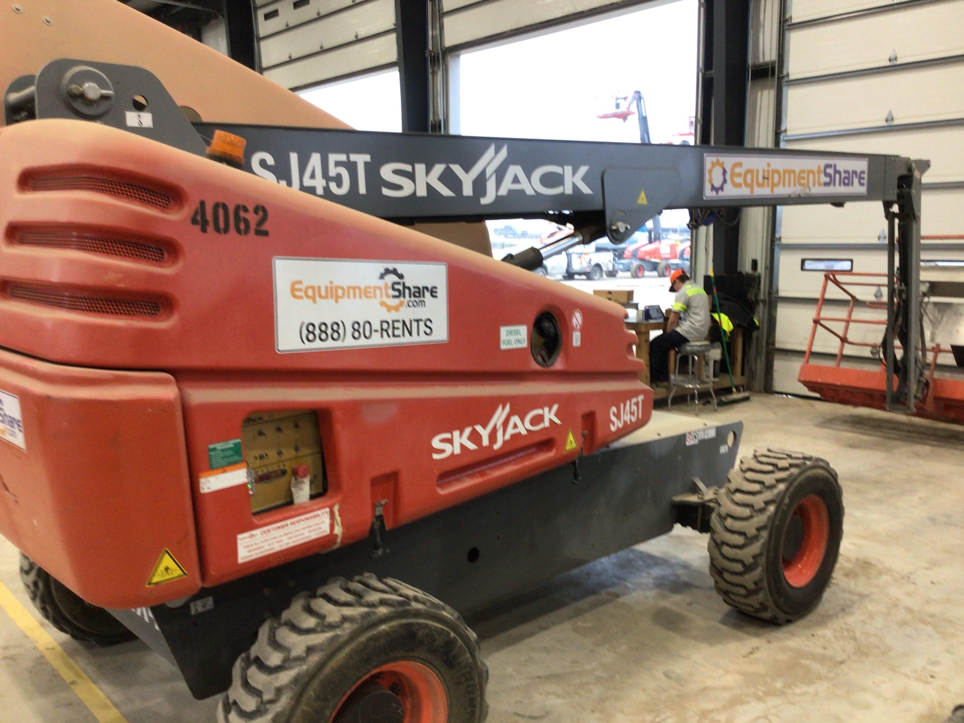 2017 SKYJACK SJ45T+