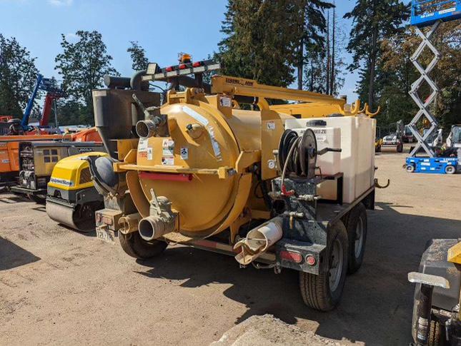 2022 Vac-Tron LP573XDT T4 Koehler Diesel Engine, 500 Gallon Debris Tank, x2 100 Gallon Water Tanks