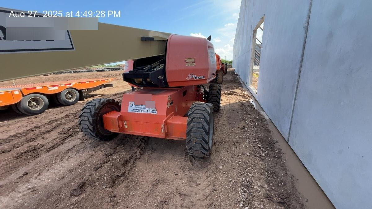 2019 JLG 660SJ