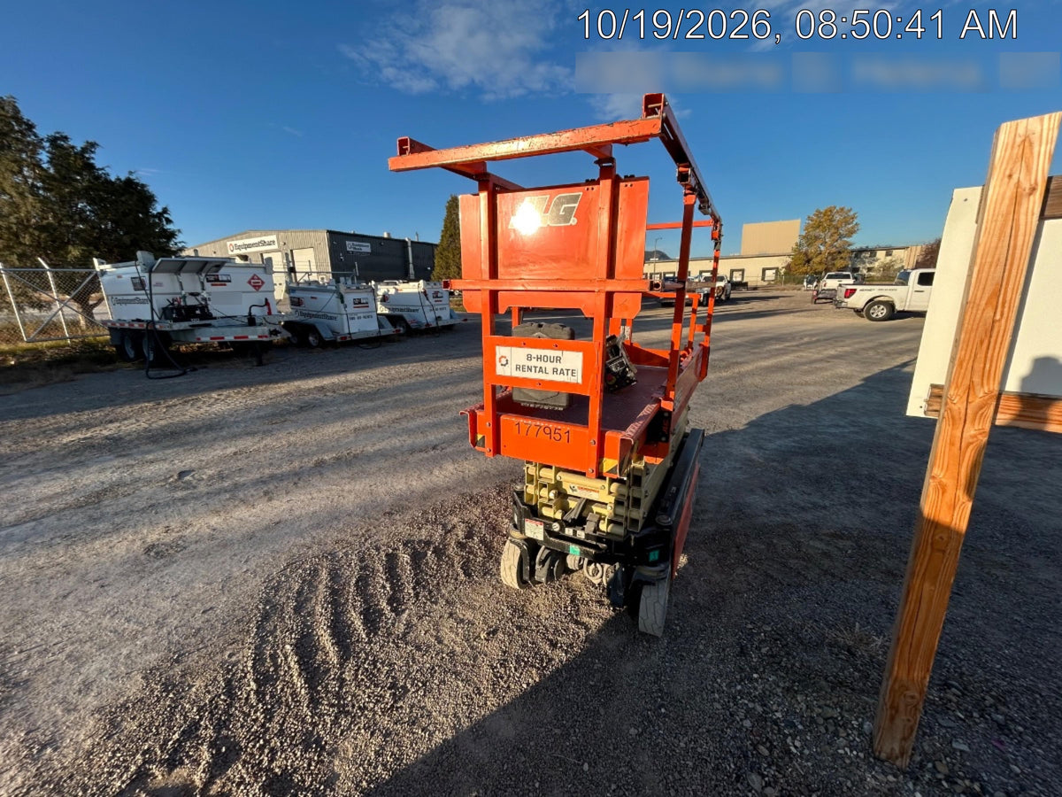 2021 JLG ES1932