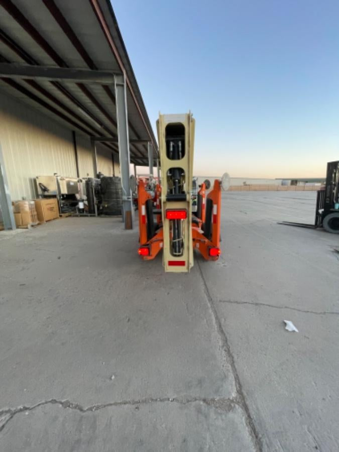 2022 JLG T350