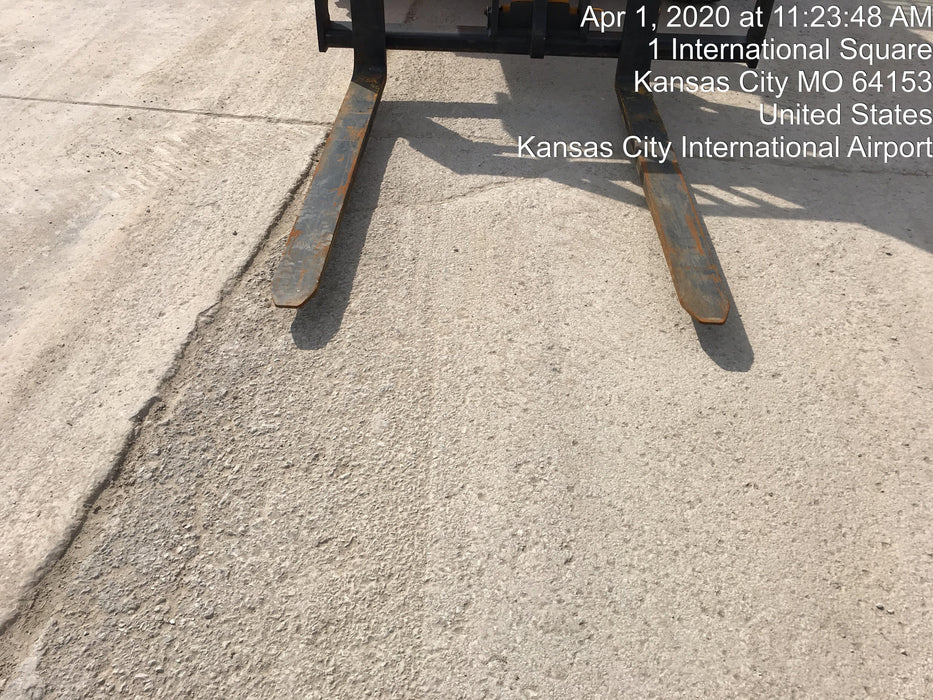 2020 JCB 510-56 Cab/Heat/Air, 74 HP, Solid Tires, STD Worklight, Beacon, Aux Hydraulics, Lifting Eye, Back up Alarm w/66" Carriage/60" Forks