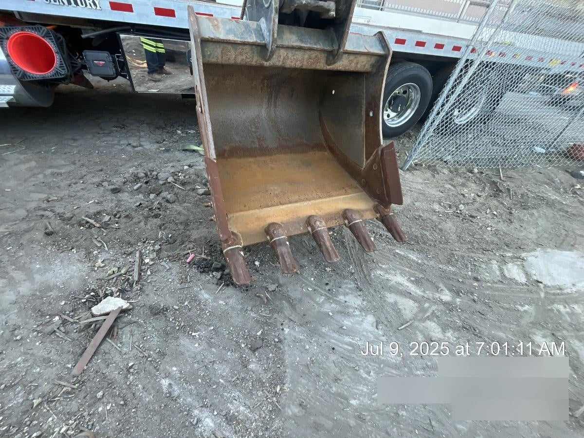 2022 GEITH 42" Bucket - Geith 25k - 35k