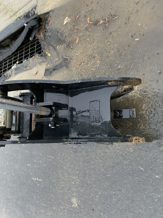 2021 TAKEUCHI TB235-2R